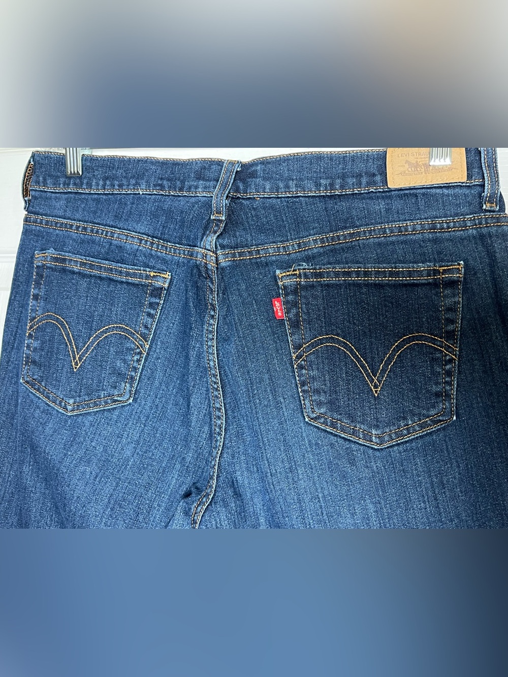 Levi’s  Bootcut Women’s Size 12 Short High Rise Wide Leg Stretch Dark Jeans - Picture 8 of 15